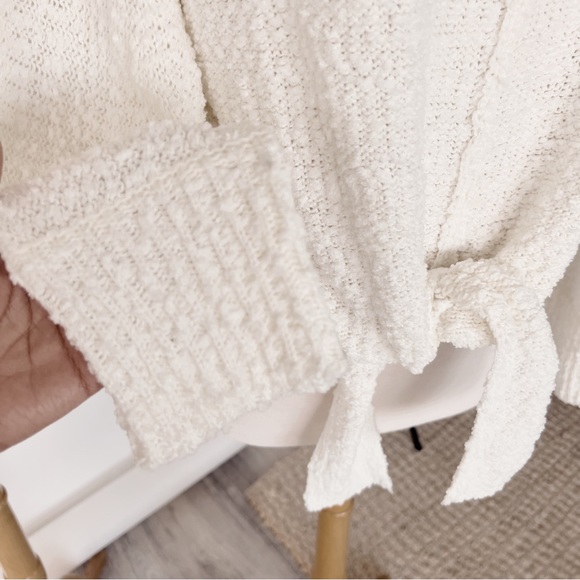 WHITE OVERSIZED TIE UP DROP SLEEVE KNIT SWEATER - Picture 4 of 10